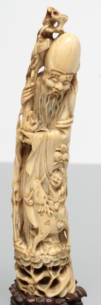 A JAPANESE ONE PIECE IVORY OKIMONO Image