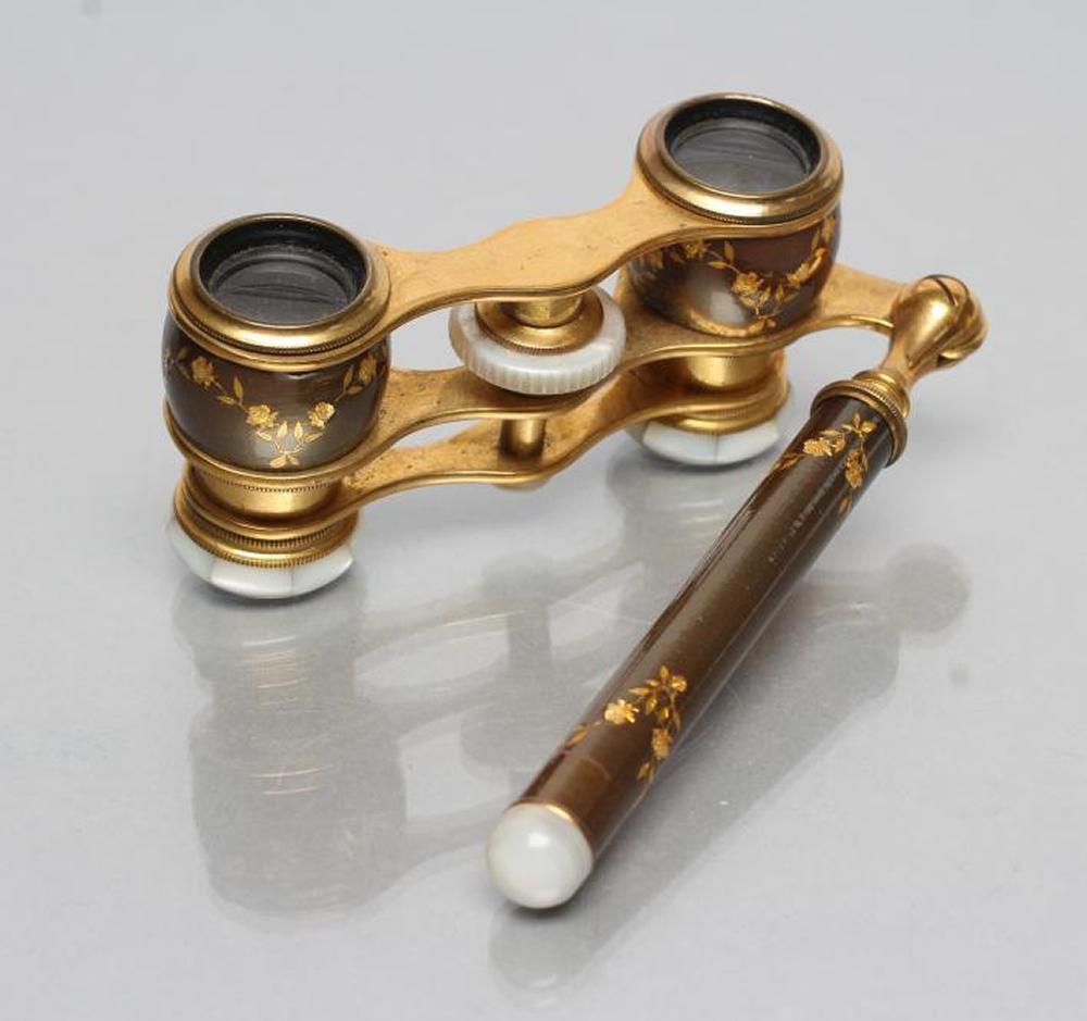 A PAIR OF FRENCH GILT BRASS OPERA GLASSES Image