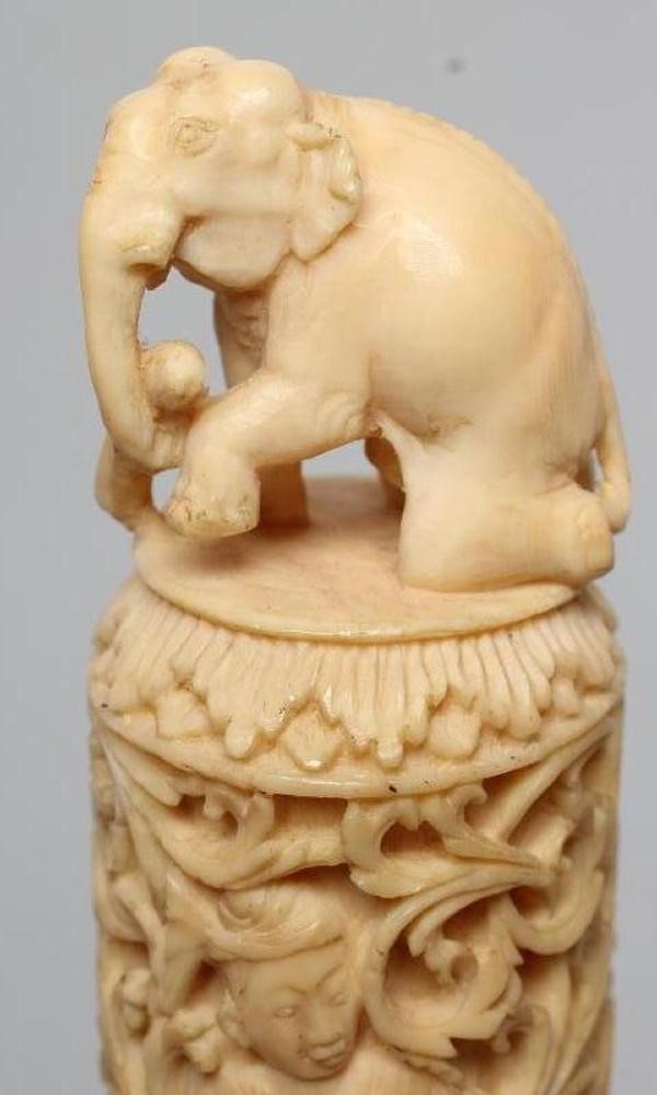 AN INDIAN IVORY STAFF HANDLE Image