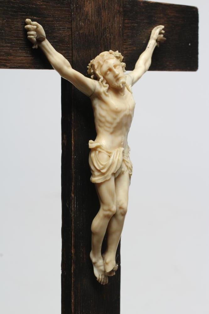 A DIEPPE SECTIONAL IVORY CORPUS CHRISTIE Image