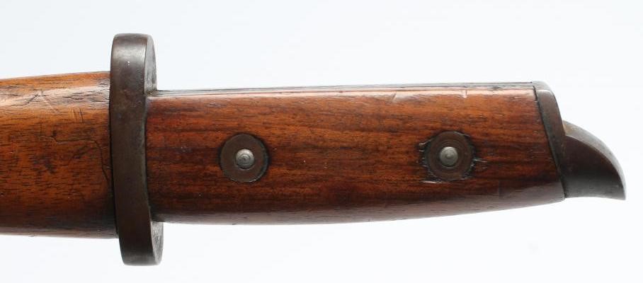 A FIRST WORLD WAR GERMAN FIGHTING KNIFE with 7 1/8" double edged tapering blade Image