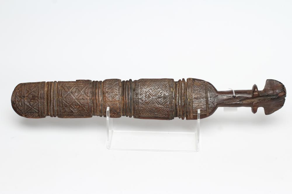 A PAPUA NEW GUINEA SWORD CLUB Image