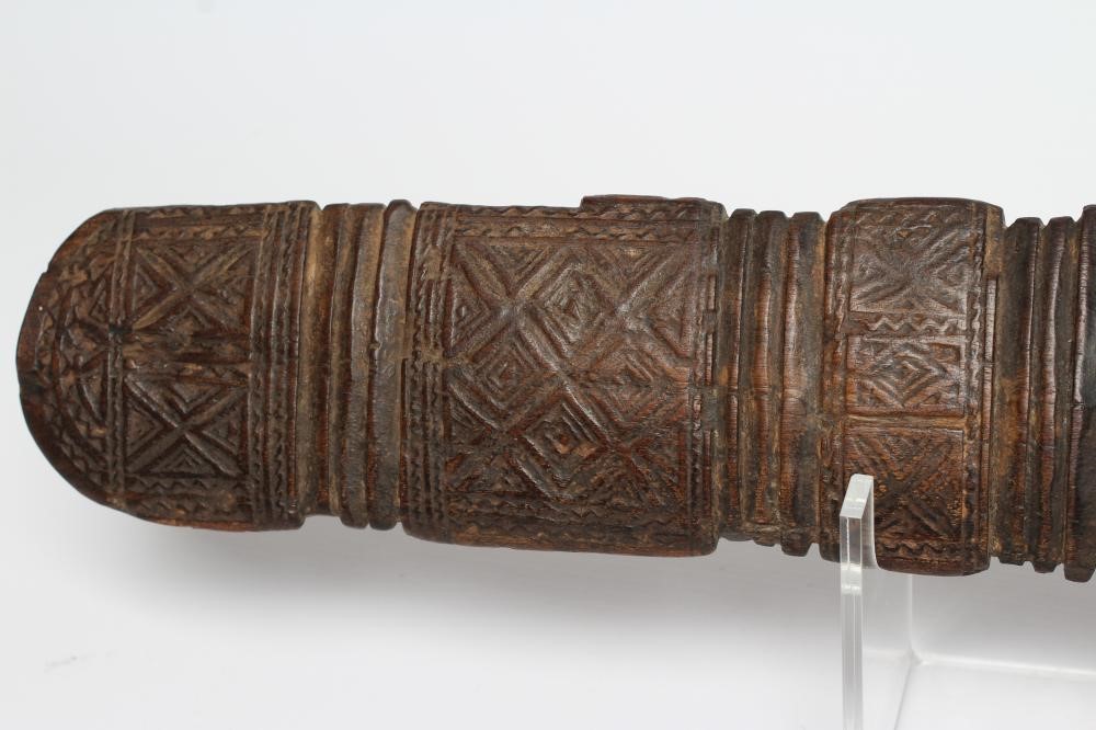 A PAPUA NEW GUINEA SWORD CLUB Image