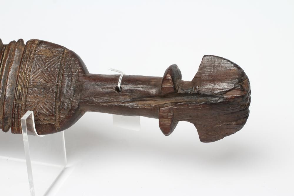 A PAPUA NEW GUINEA SWORD CLUB Image