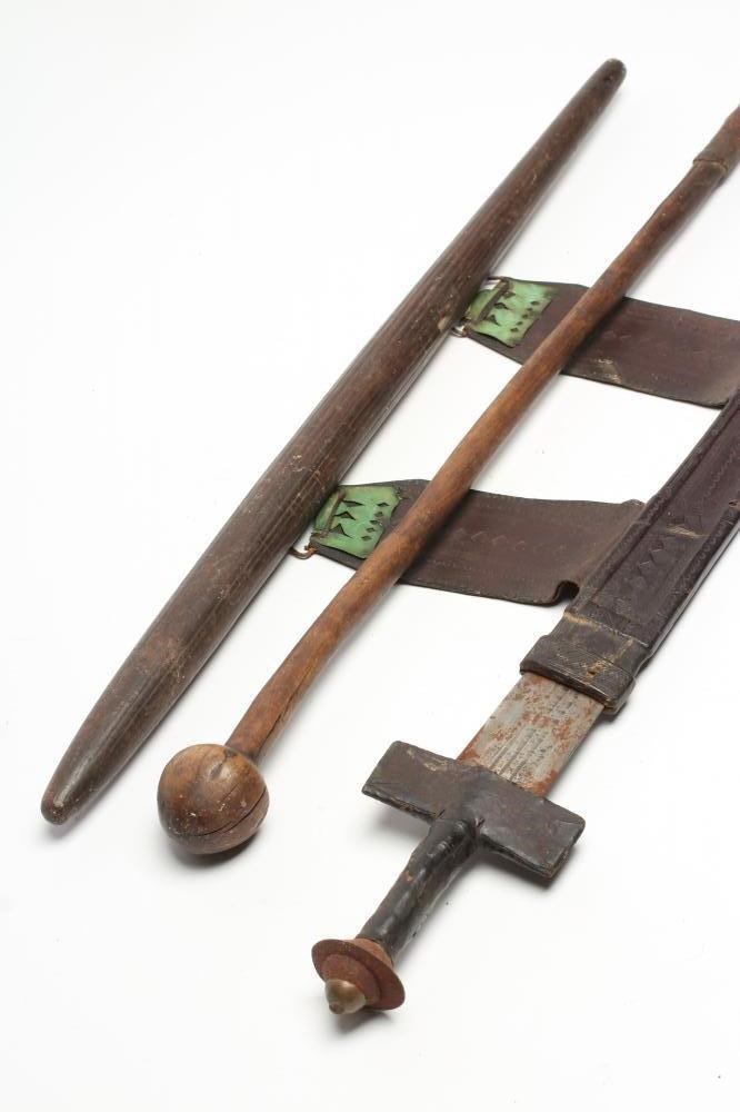 AN NORTH AFRICAN TUAREG TAKOUBA SWORD with 29 1/8" double edged blade Image