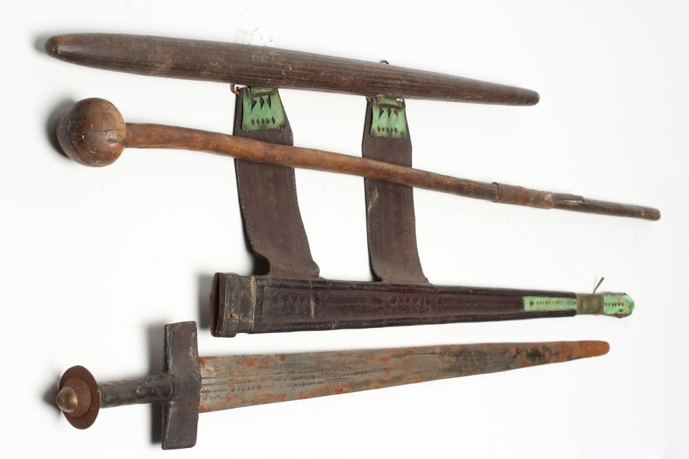 AN NORTH AFRICAN TUAREG TAKOUBA SWORD with 29 1/8" double edged blade Image