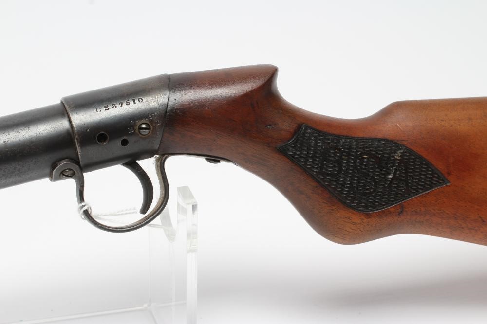 A BSA LINCOLN JEFFRIES .22 AIR RIFLE with 19" barrel Image