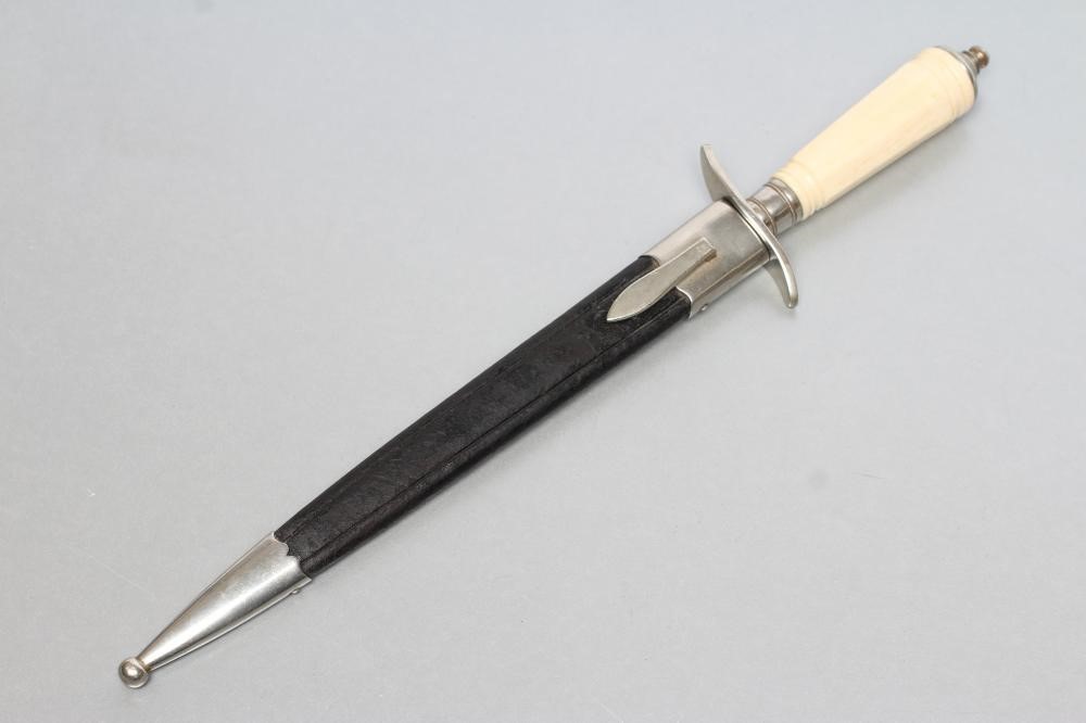 A GERMAN DAGGER Image