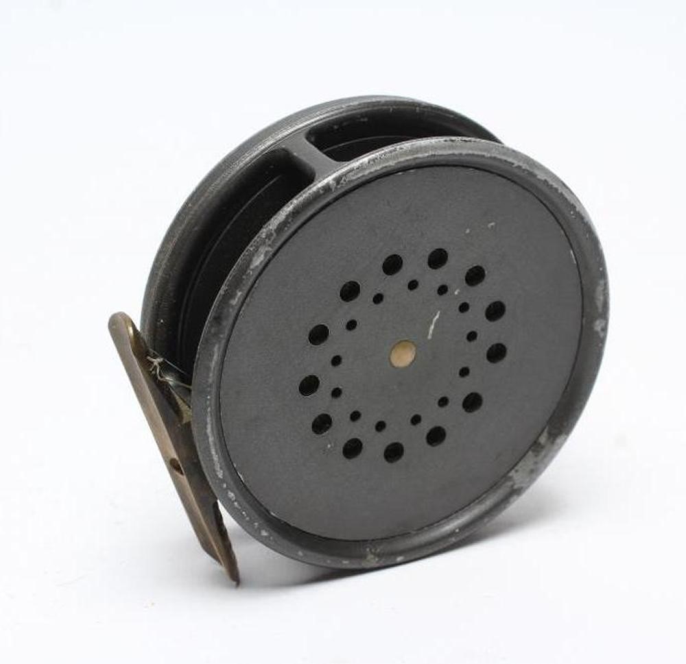 A HARDY THE "PERFECT" 3 3/8" FLY REEL Image