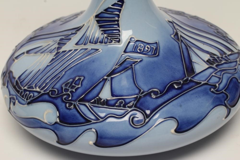 A MOORCROFT POTTERY "FLORIAN YACHT" PATTERN VASE Image