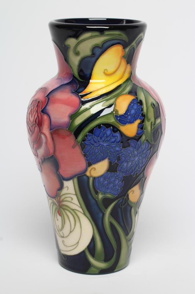 A MOORCROFT POTTERY TATTON PATTERN VASE Image