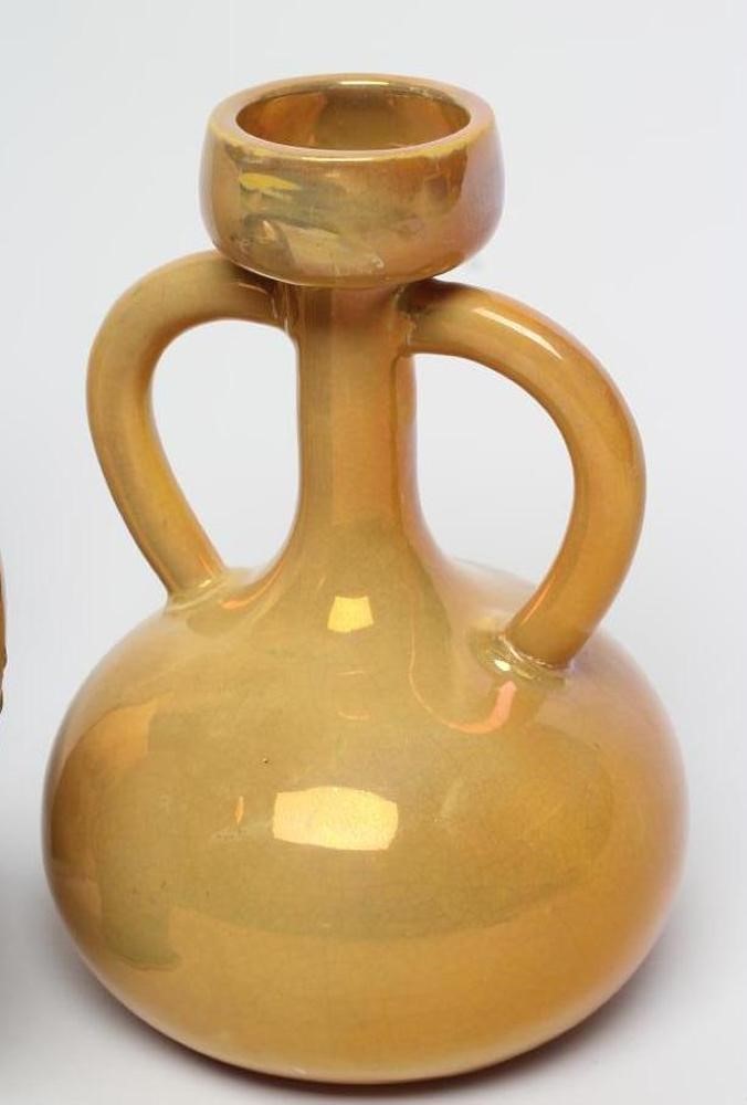 A BERNARD MOORE POTTERY VASE Image