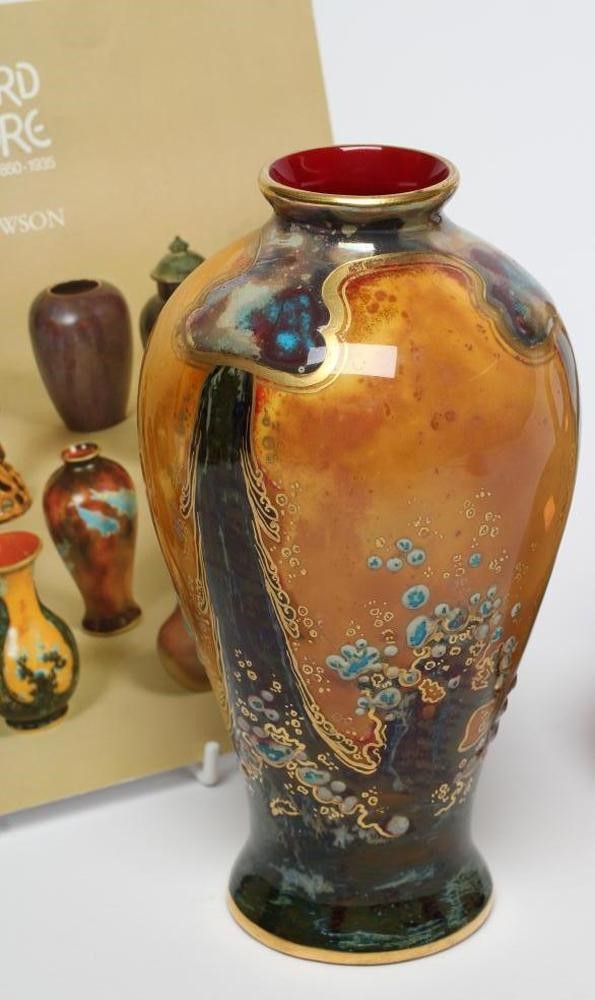 A BERNARD MOORE POTTERY VASE Image