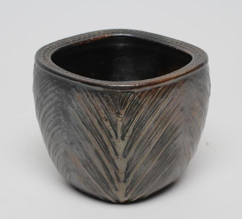 A MARTIN BROTHERS STONEWARE VASE Image