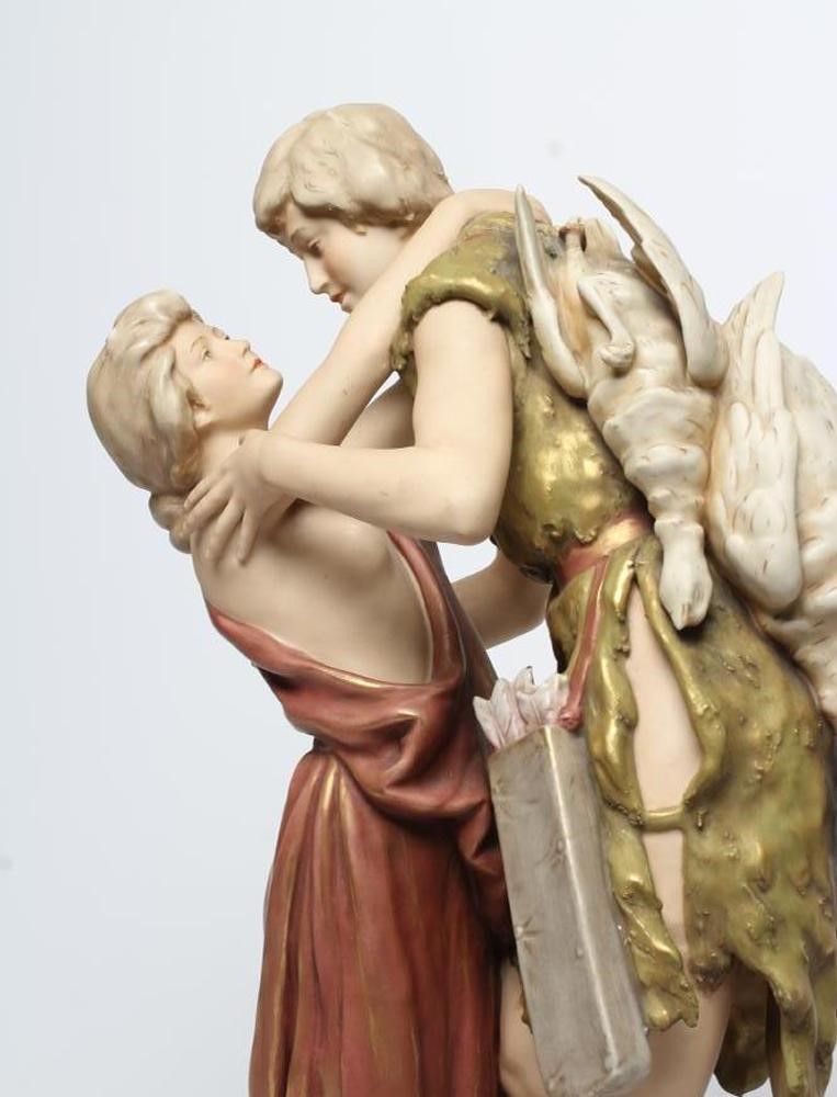 A ROYAL DUX BISQUE PORCELAIN FIGURE GROUP Image