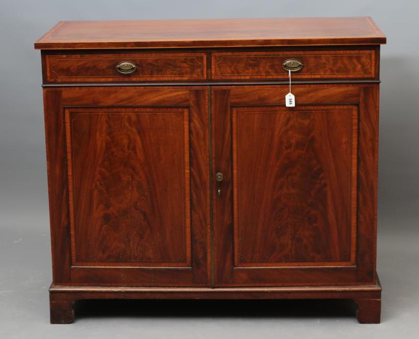 A GEORGIAN MAHOGANY SIDE CABINET Image