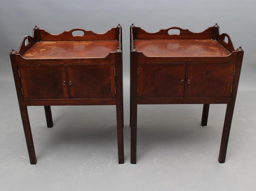 A PAIR OF MAHOGANY BEDSIDE CABINETS Image