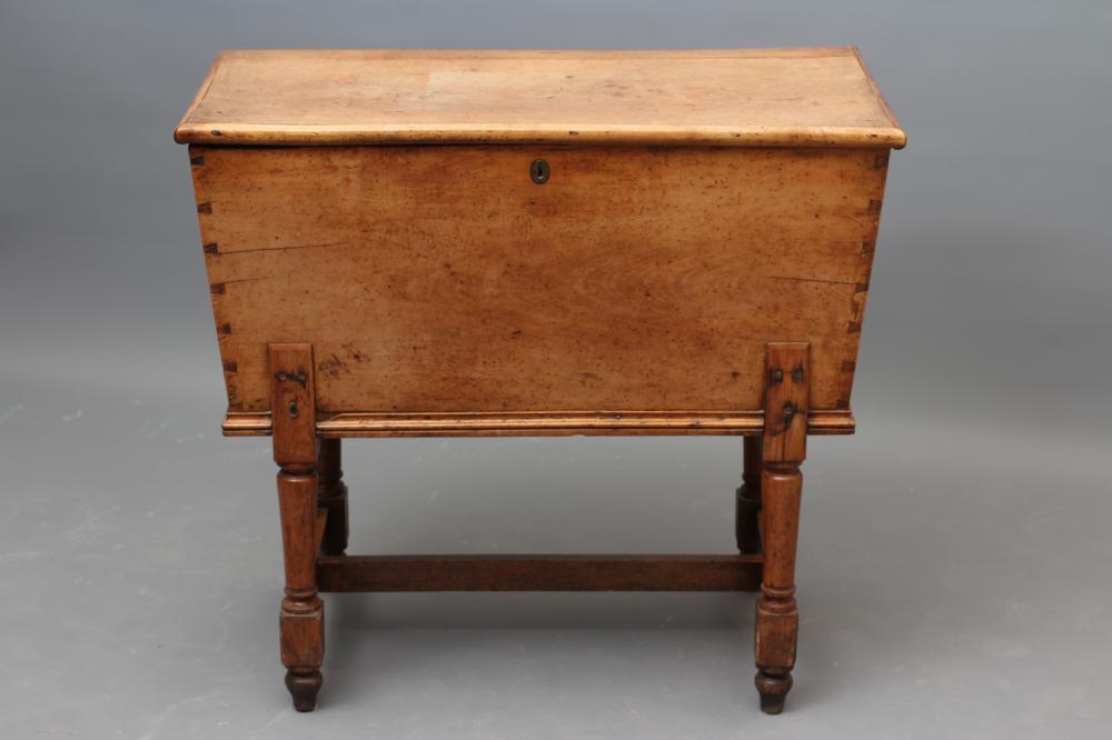 A SYCAMORE(?) DOUGH BIN Image