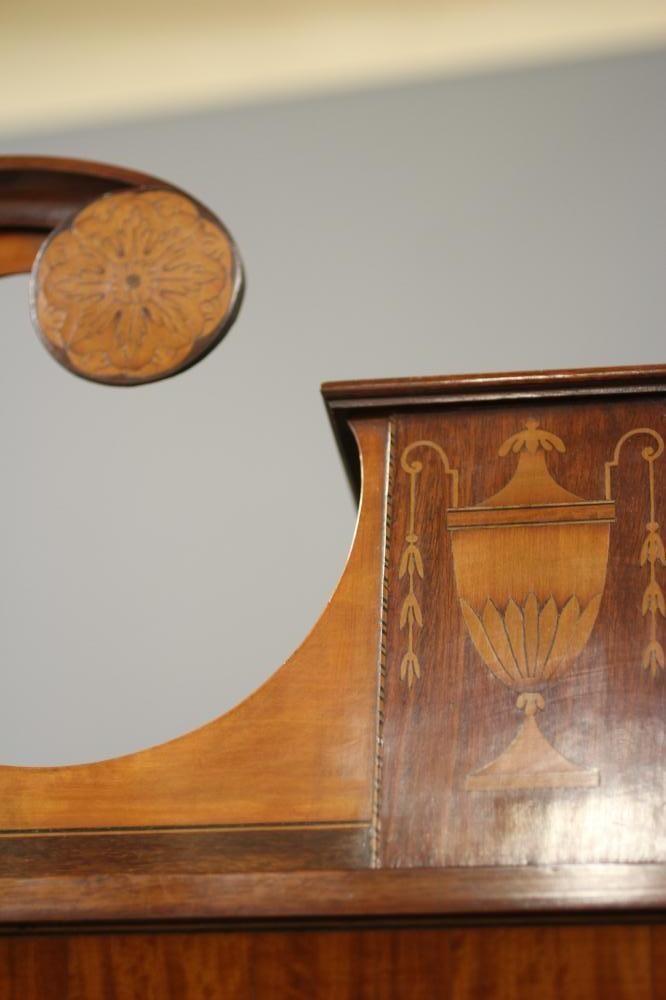 A GEORGIAN STYLE MAHOGANY BOOKCASE Image
