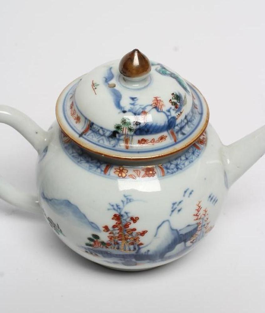 A CHINESE IMARI PORCELAIN SMALL TEAPOT AND COVER of globular form Image