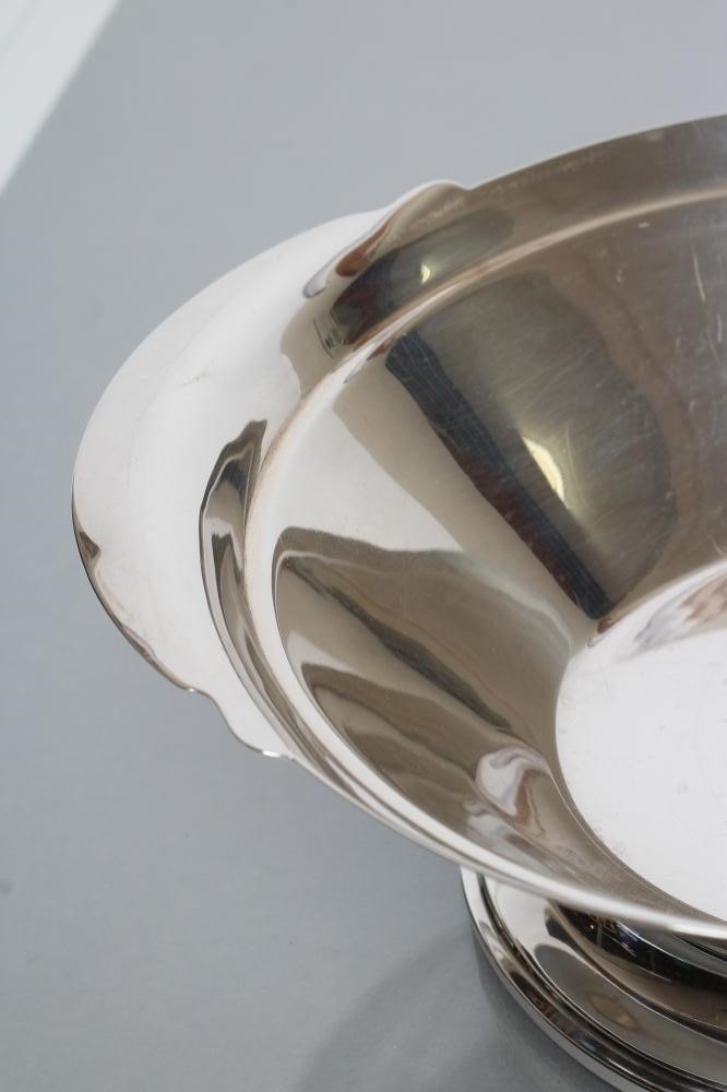 AN ART DECO SILVER FRUIT BOWL Image