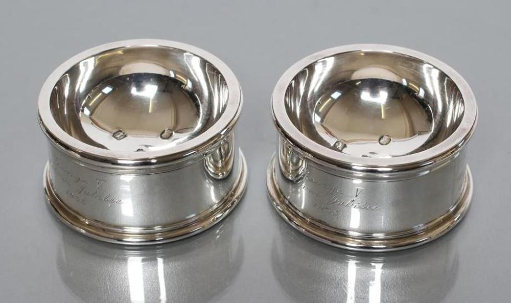 A PAIR OF SILVER TRENCHER SALTS Image