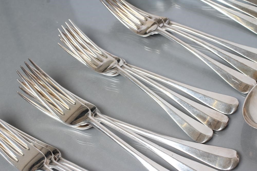 A SILVER RAT TAIL PATTERN PART TABLE SERVICE Image