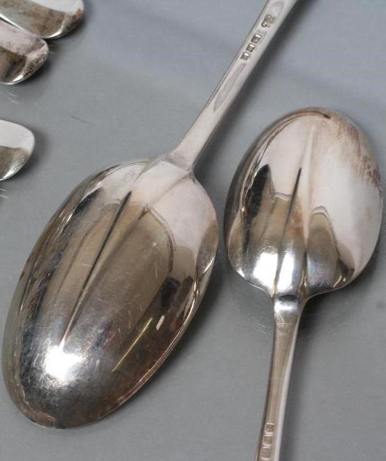 A SILVER RAT TAIL PATTERN PART TABLE SERVICE Image