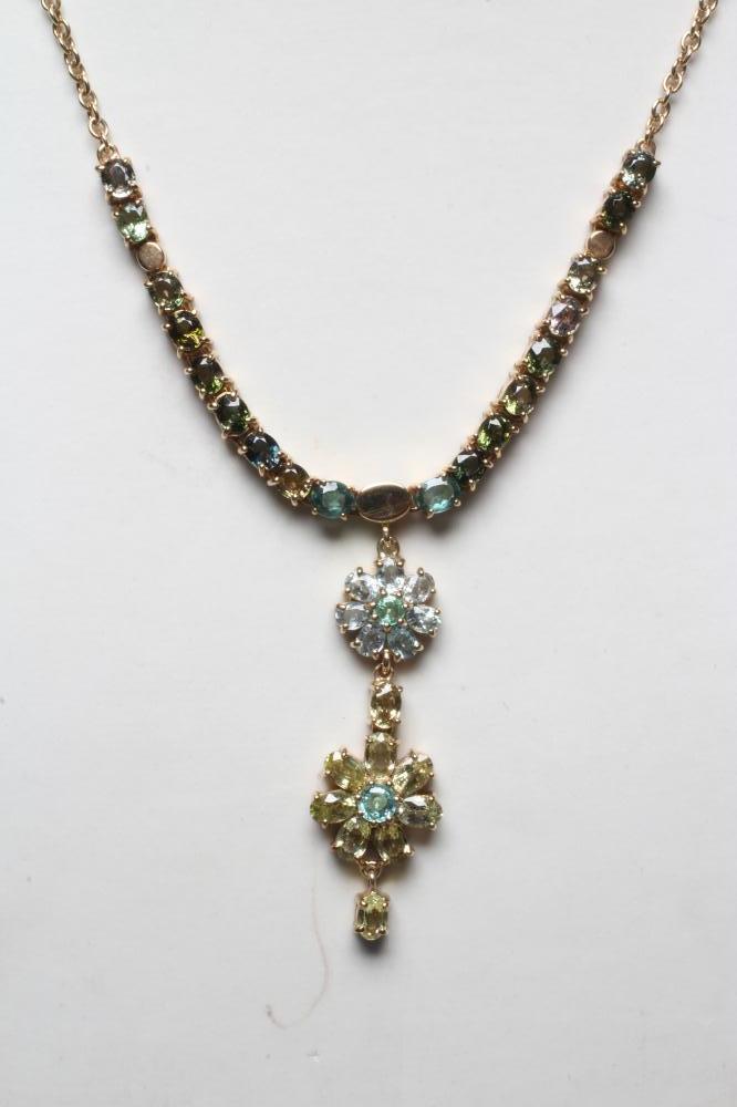 A TOURMALINE FLOWERHEAD NECKLACE Image