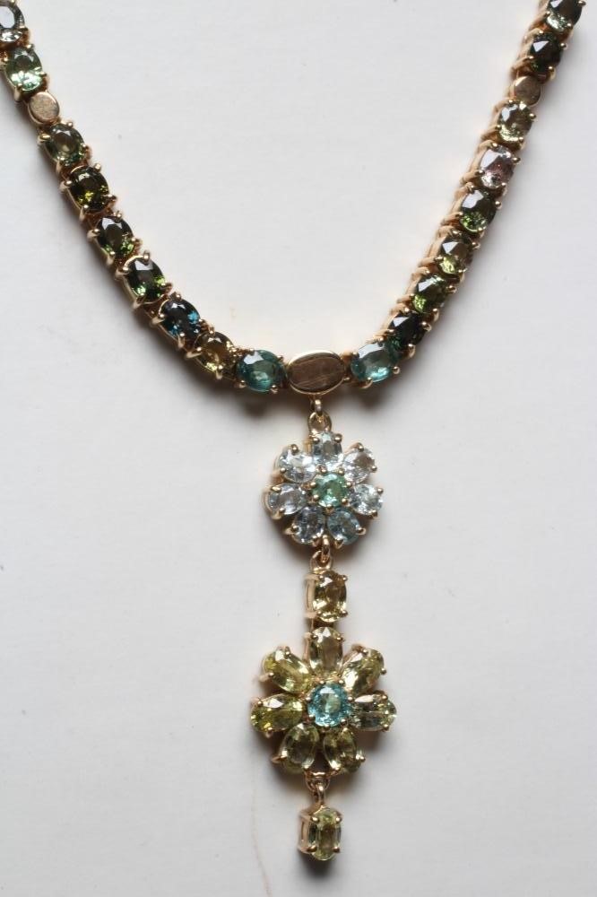 A TOURMALINE FLOWERHEAD NECKLACE Image