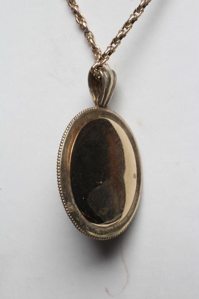 A VICTORIAN MOURNING PENDANT Image