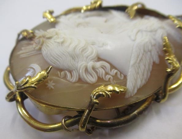 A VICTORIAN SHELL CAMEO carved as Artemis with the eagle of Zeus Image