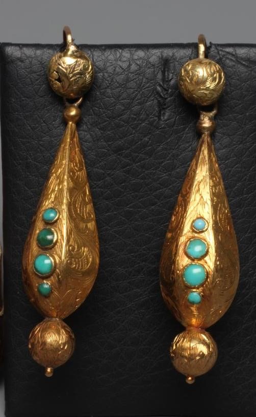 A VICTORIAN SHELL CAMEO carved as Artemis with the eagle of Zeus Image