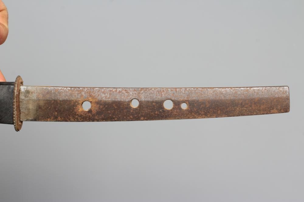A JAPANESE KATANA, Edo period, with 24 3/4" curved blade, undulating hamon, unsigned tang with four Image