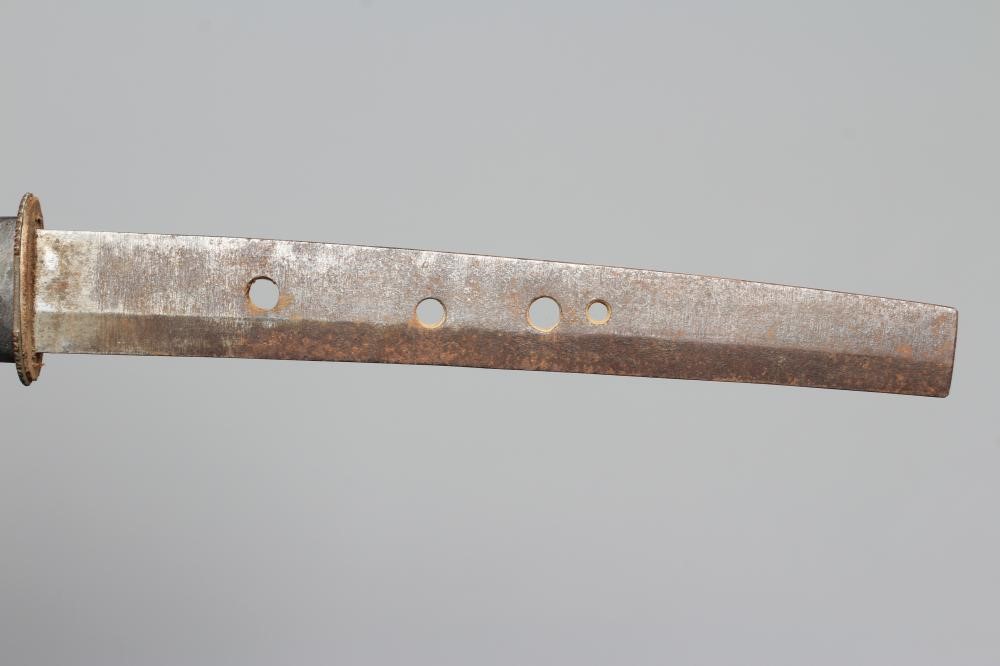 A JAPANESE KATANA, Edo period, with 24 3/4" curved blade, undulating hamon, unsigned tang with four Image