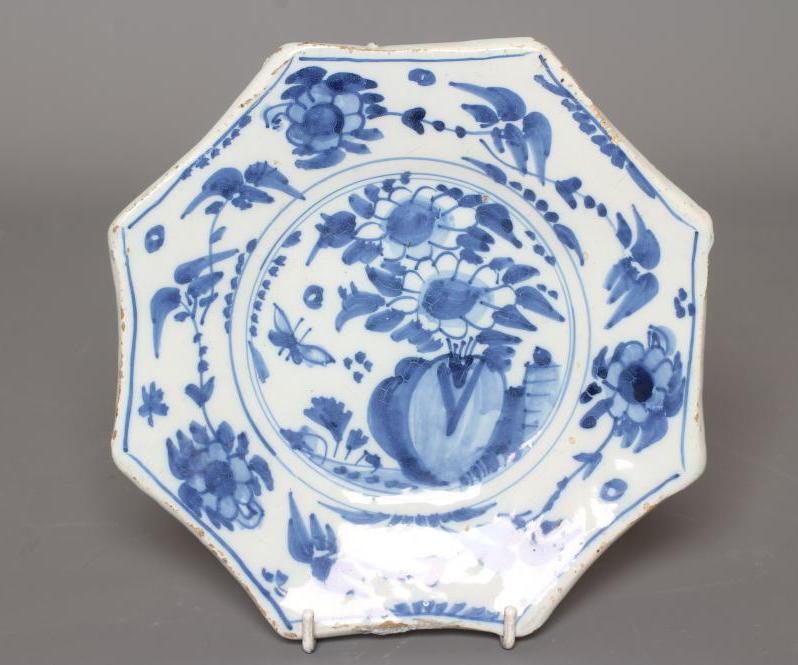 AN OCTAGONAL DELFT PLATE Image