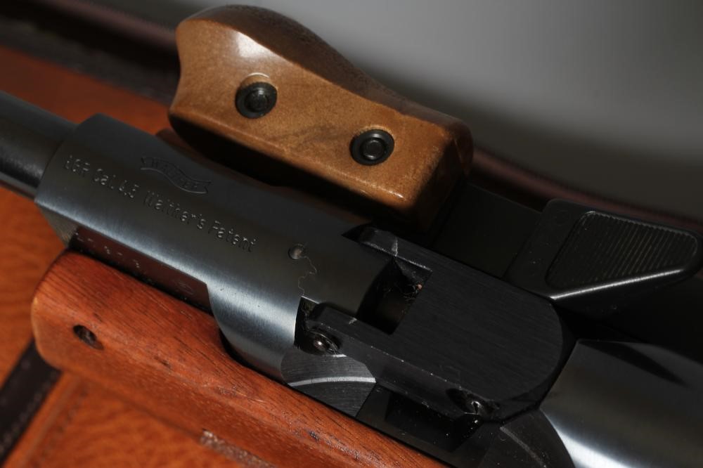 A WALTHER LGR .177 TARGET AIR RIFLE with side lever cocking mechanism Image