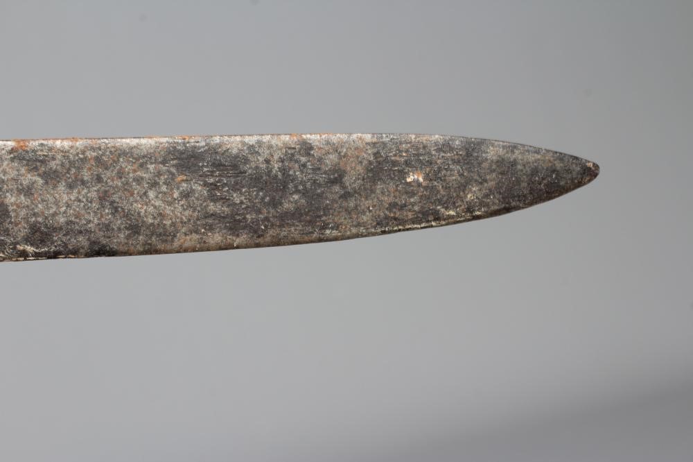 A BRITISH NAVAL CUTLASS with 29" blade, typical hilt and metal ribbed grip, 33 3/4" long (Est. plus Image