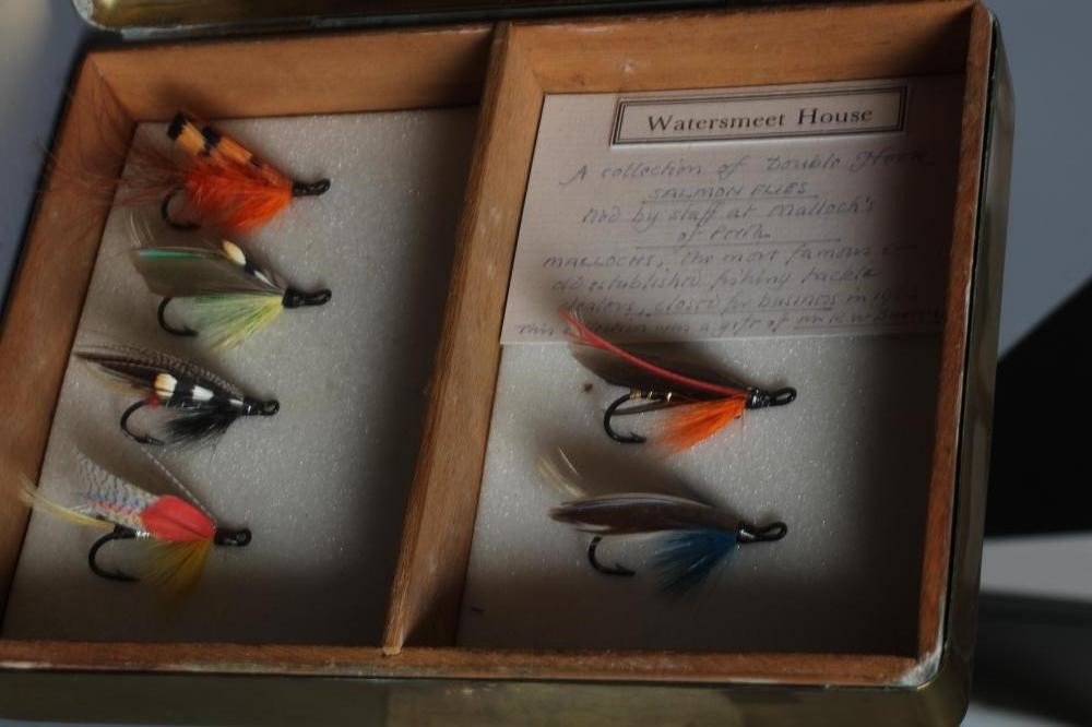 AN ANTIQUE FISHING CREEL AND CONTENTS Image