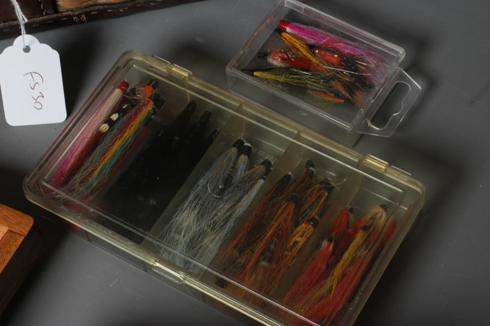 AN ANTIQUE FISHING CREEL AND CONTENTS Image