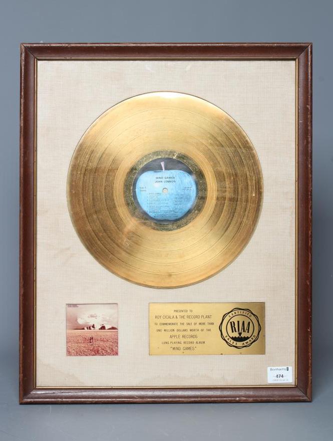 A PRESENTATION "GOLD" SALES AWARD for the album Mind Games, John Lennon, R.I.A.A. certified, Image