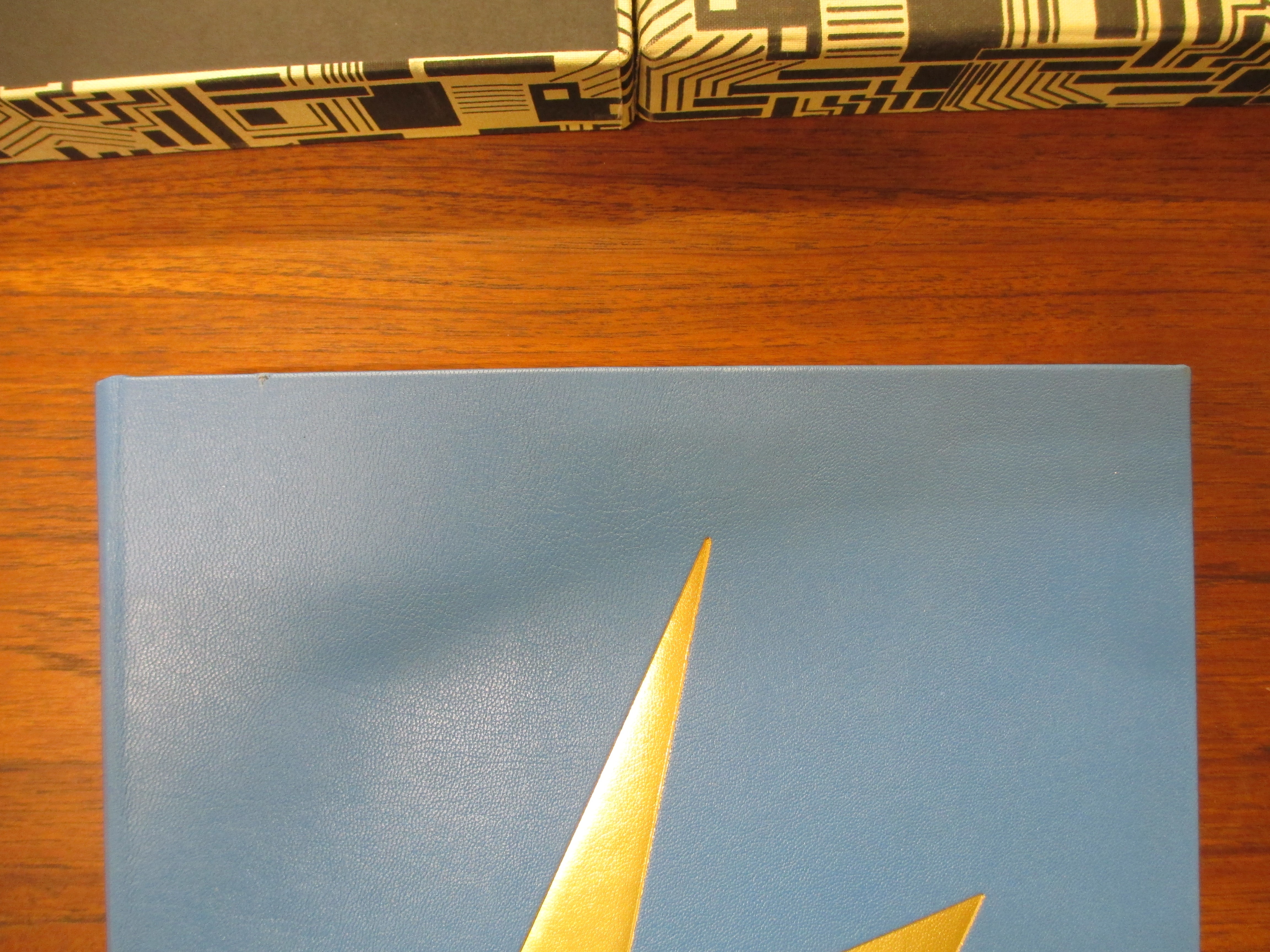 MOONAGE DAYDREAM Image