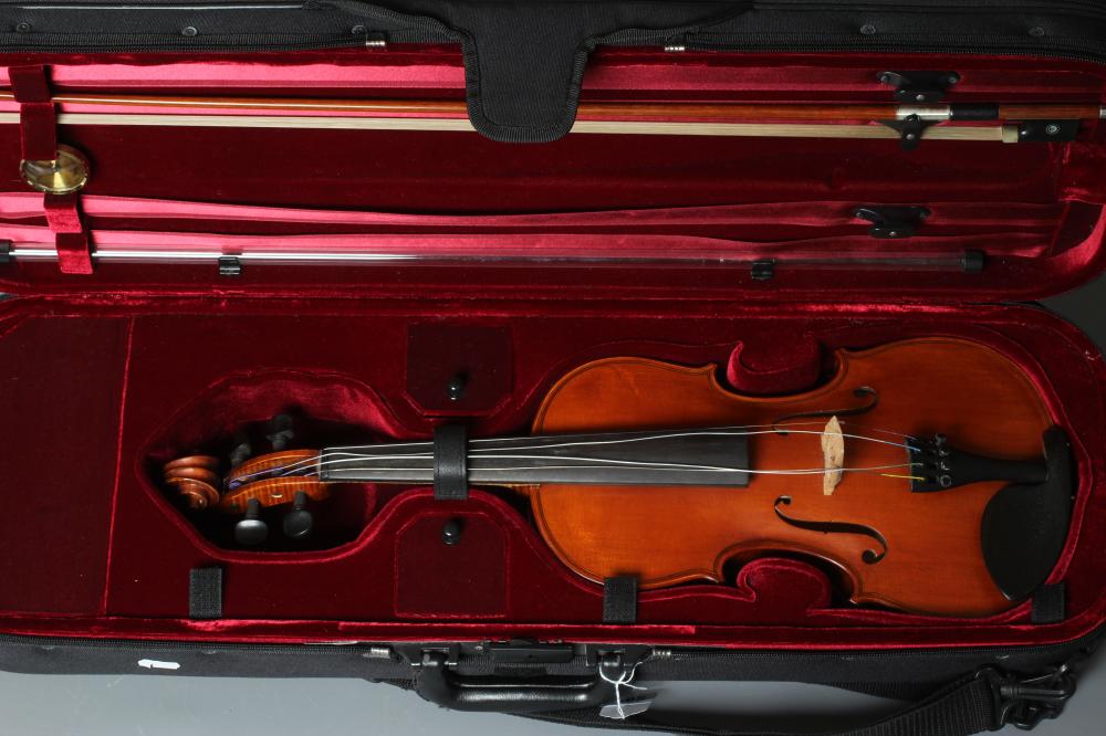 AN ENGLISH MAESTRO VIOLIN BY CASWELLS Image
