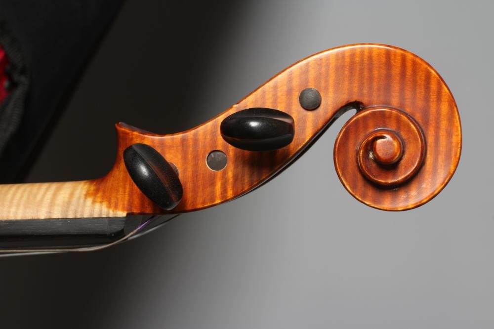 AN ENGLISH MAESTRO VIOLIN BY CASWELLS Image