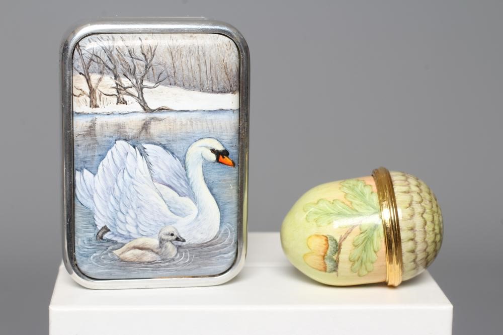 TWO ELLIOT HALL ENAMEL EGG BOXES comprising Snowdrops and Pansies Image