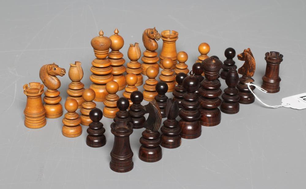A VICTORIAN ROSEWOOD AND BOX ST GEORGE PATTERN CHESS SET Image