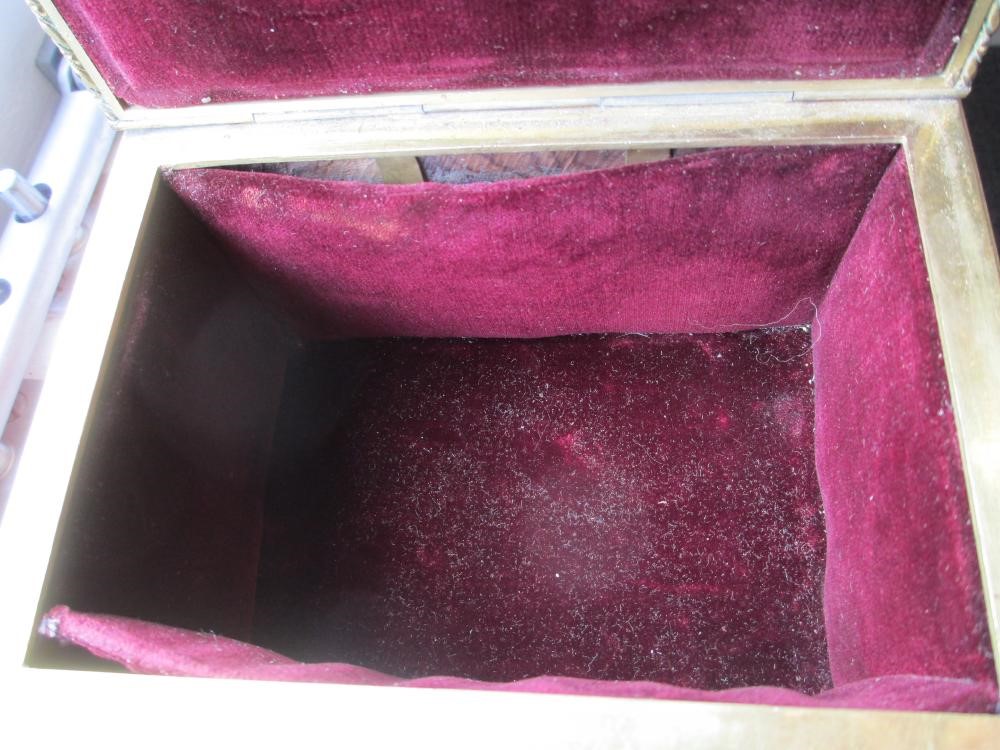 A LOUIS XV STYLE KINGWOOD TRINKET BOX Image