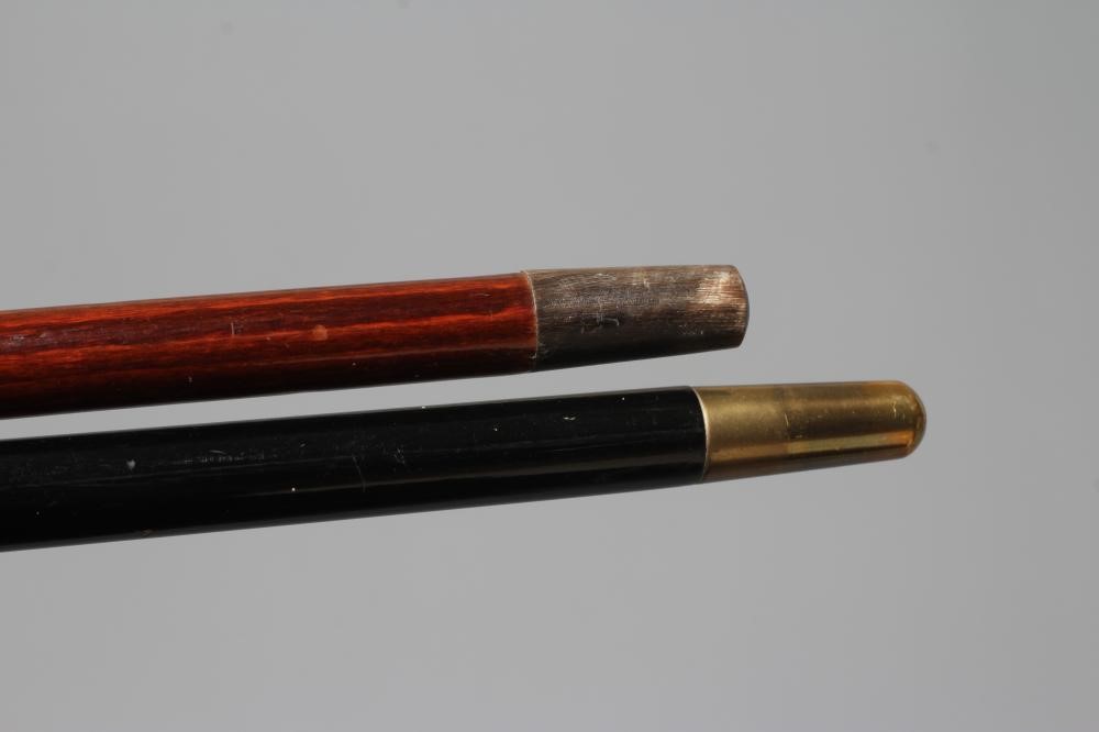 A SILVER MOUNTED GREYHOUND HEAD WALKING CANE Image