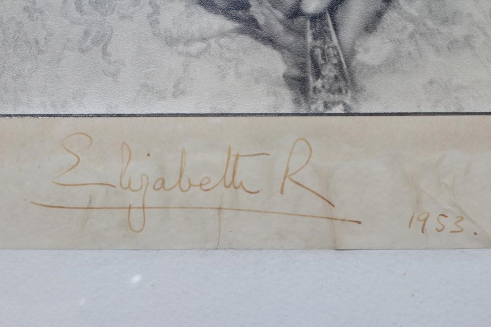 DOROTHY WILDING (1893-1976) Queen Elizabeth II Image