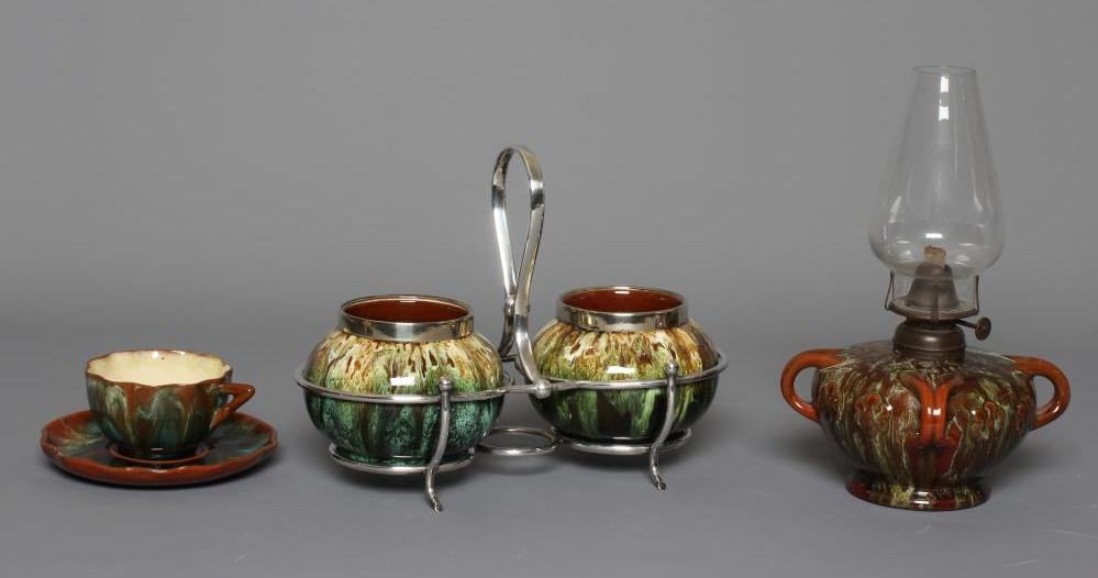 A SMALL COLLECTION OF LINTHORPE POTTERY in a streaky green/brown glaze Image